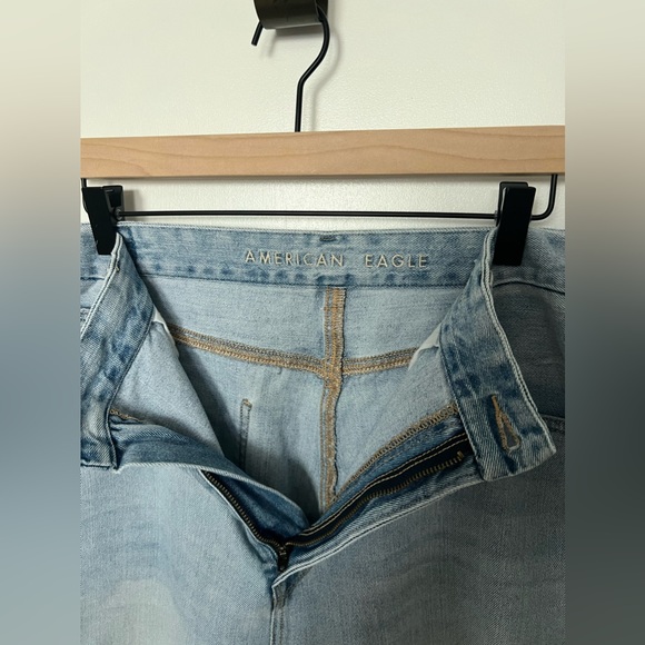 American Eagle Curvy Mom Jeans - Picture 3 of 5